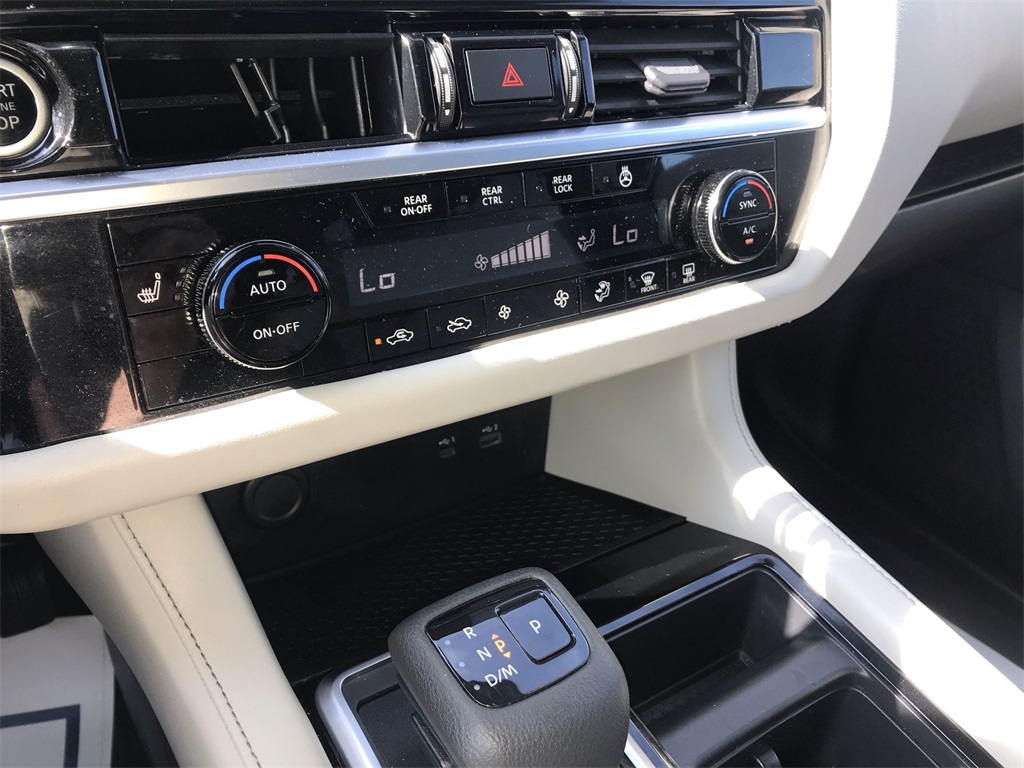 2022 Nissan Pathfinder SL photo 18