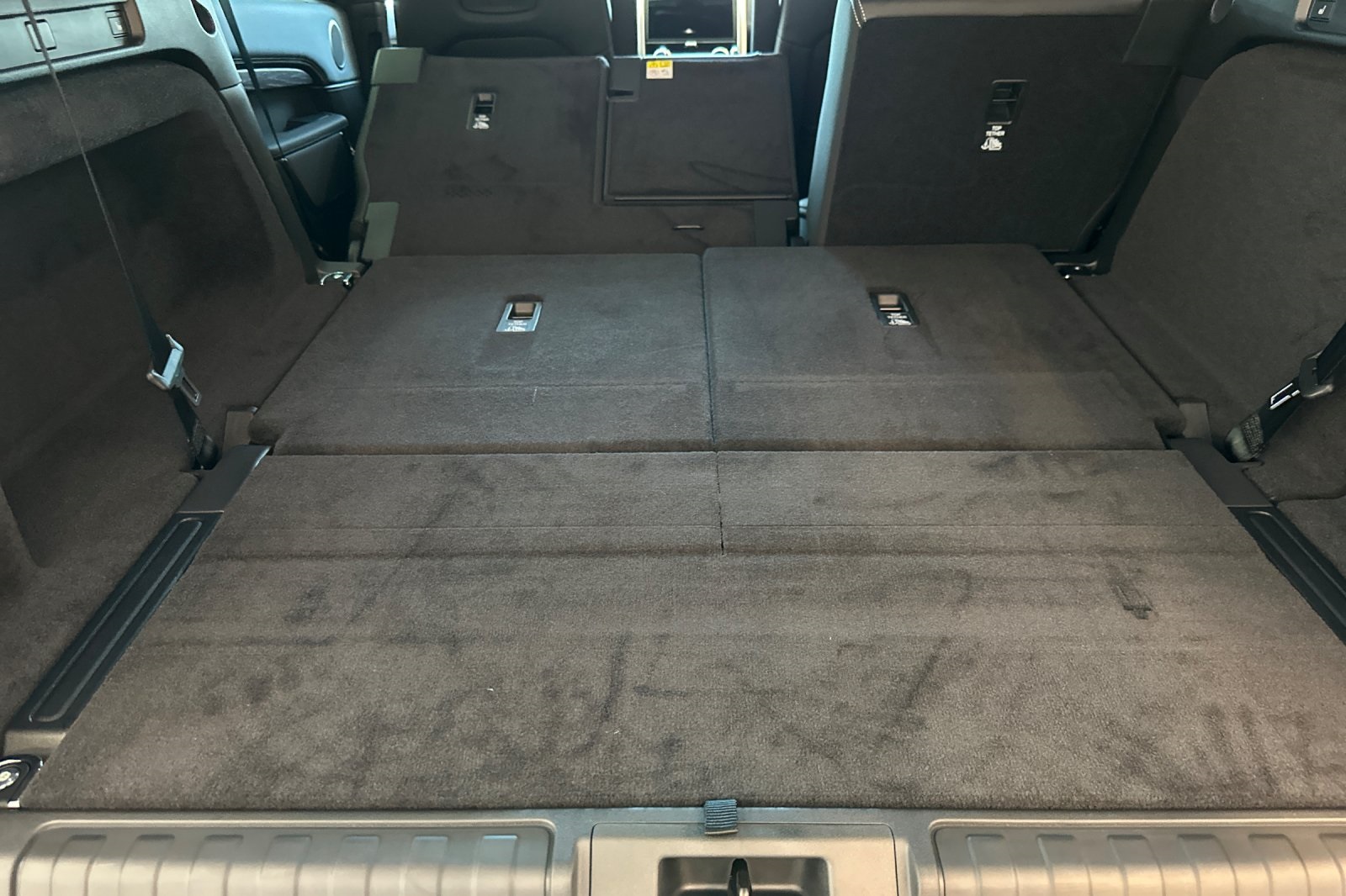 2025 Land Rover Discovery SE photo 18