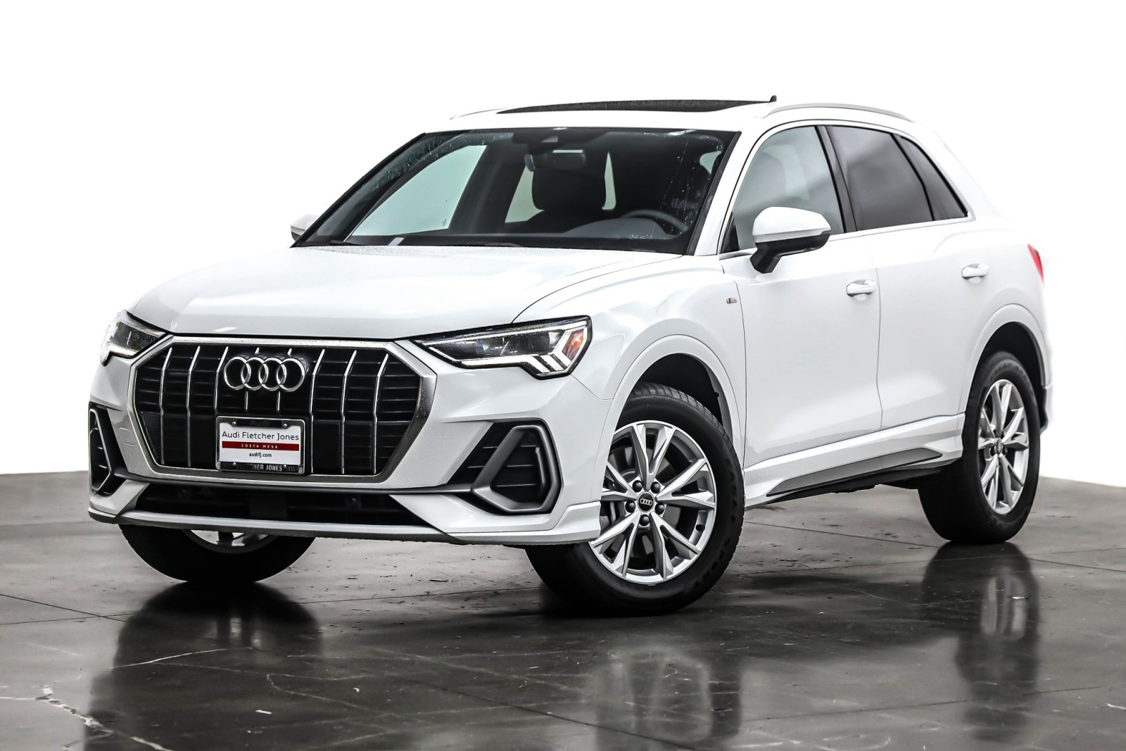 2025 Audi Q3 S Line Premium Plus's photo