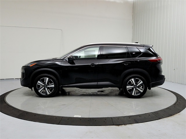 2025 Nissan Rogue SL photo 3