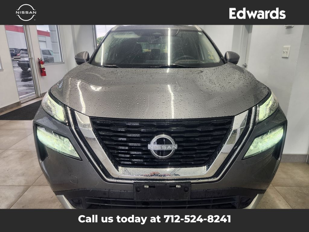 2023 Nissan Rogue Platinum photo 3