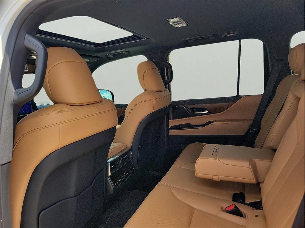 2024 Lexus LX 600 Luxury photo 10