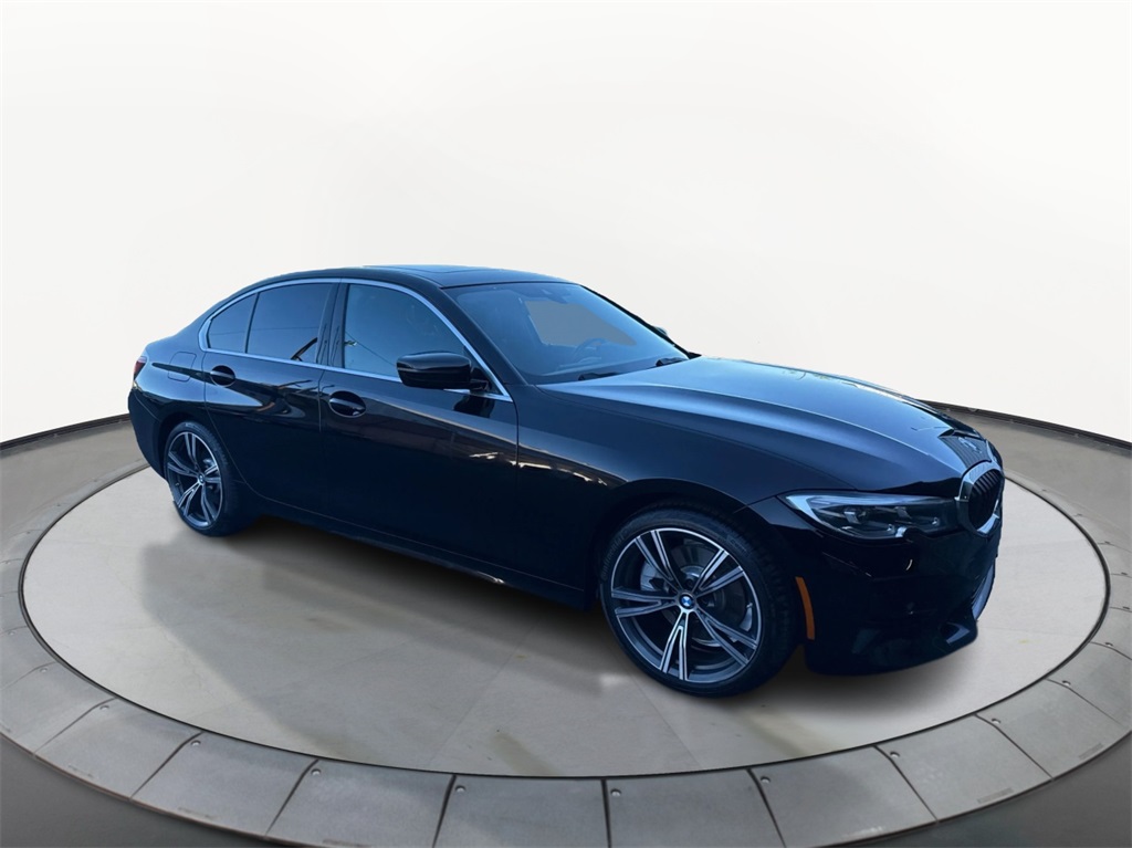 2021 BMW 3 Series 330e's photo