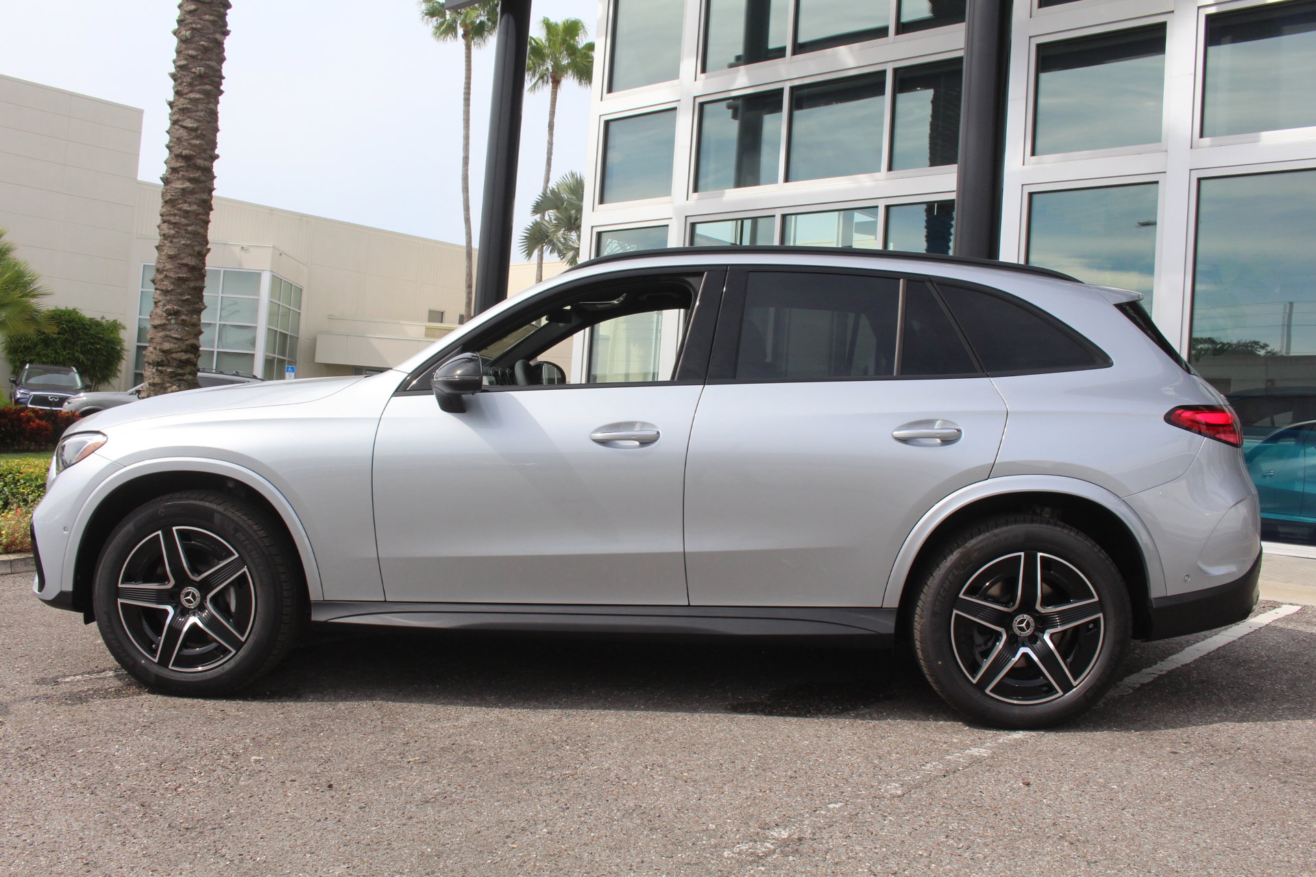 2026 Mercedes Benz GLC 300 photo 3