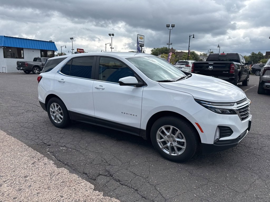 2024 Chevrolet Equinox LT photo 5