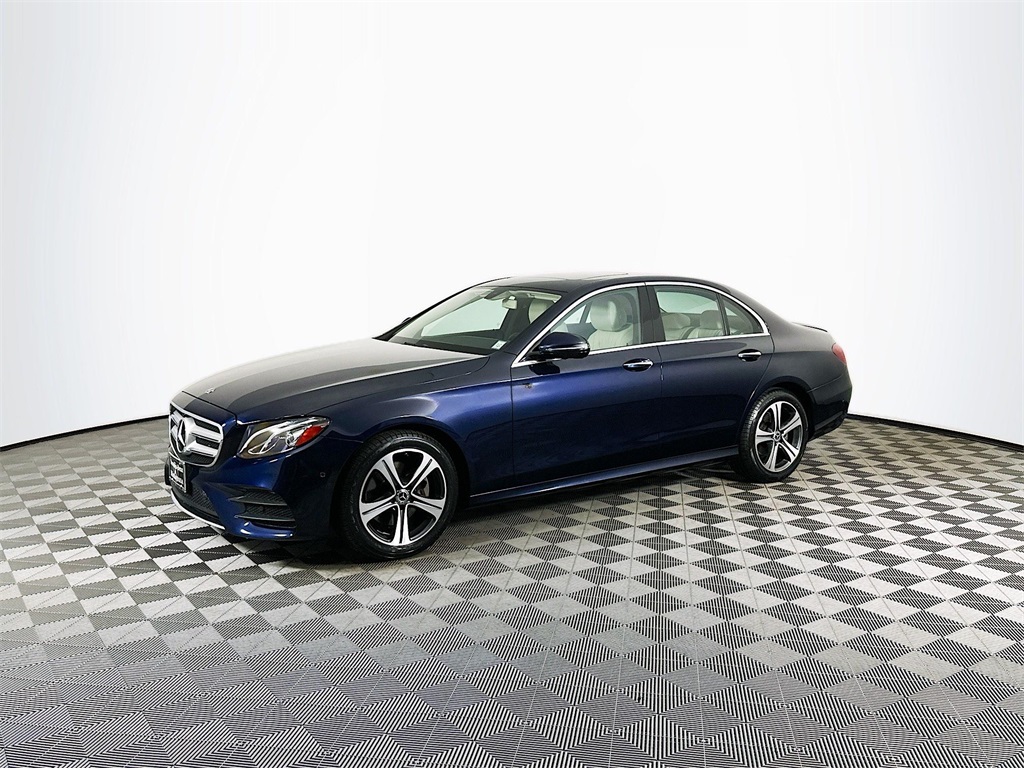 2019 Mercedes Benz E 300 4MATIC photo 2