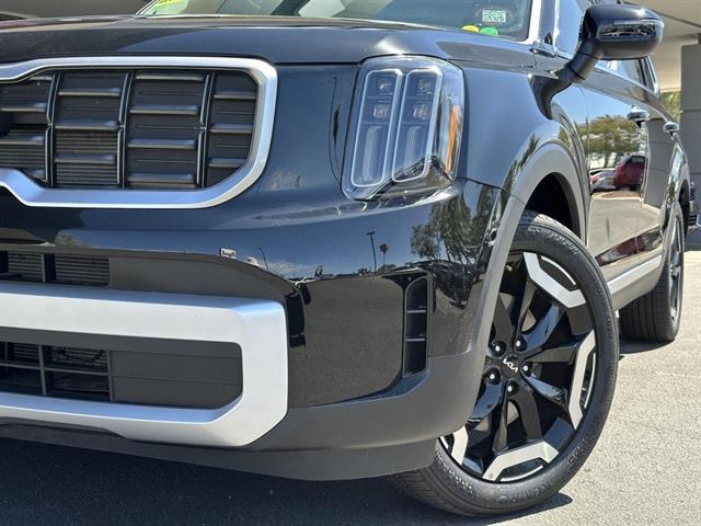 2025 Kia Telluride S photo 2