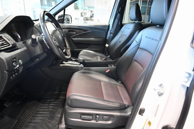 2023 Honda Ridgeline Black Edition photo 10