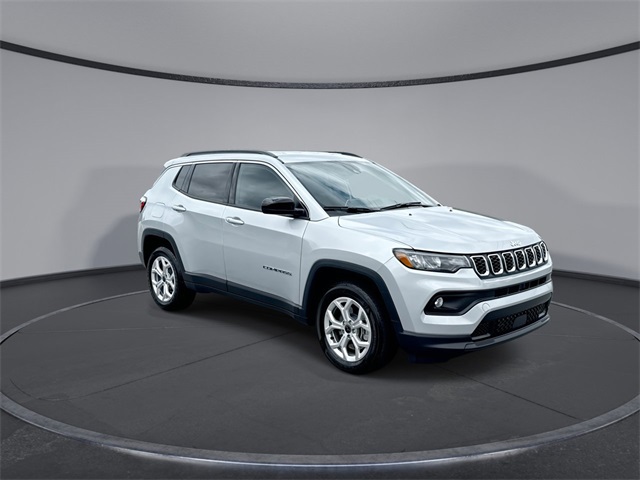 2025 Jeep Compass Latitude photo 2