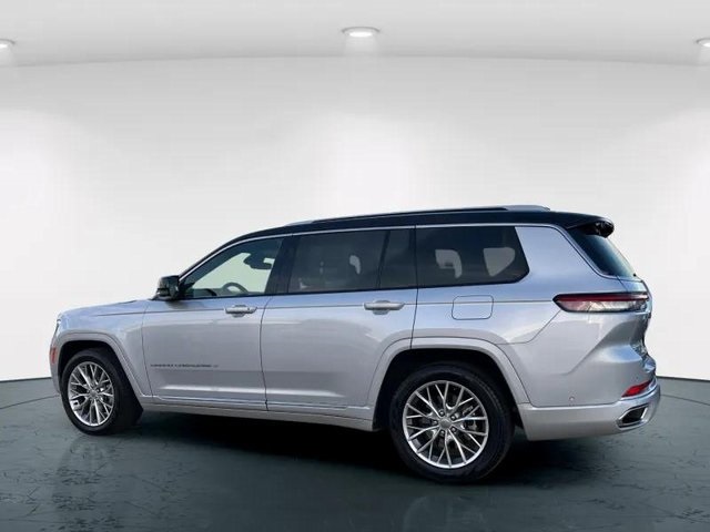 2022 Jeep Grand Cherokee L Summit photo 2