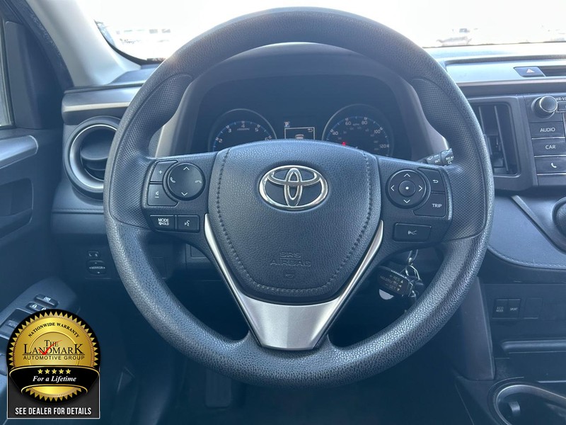 2017 Toyota RAV4 LE photo 15
