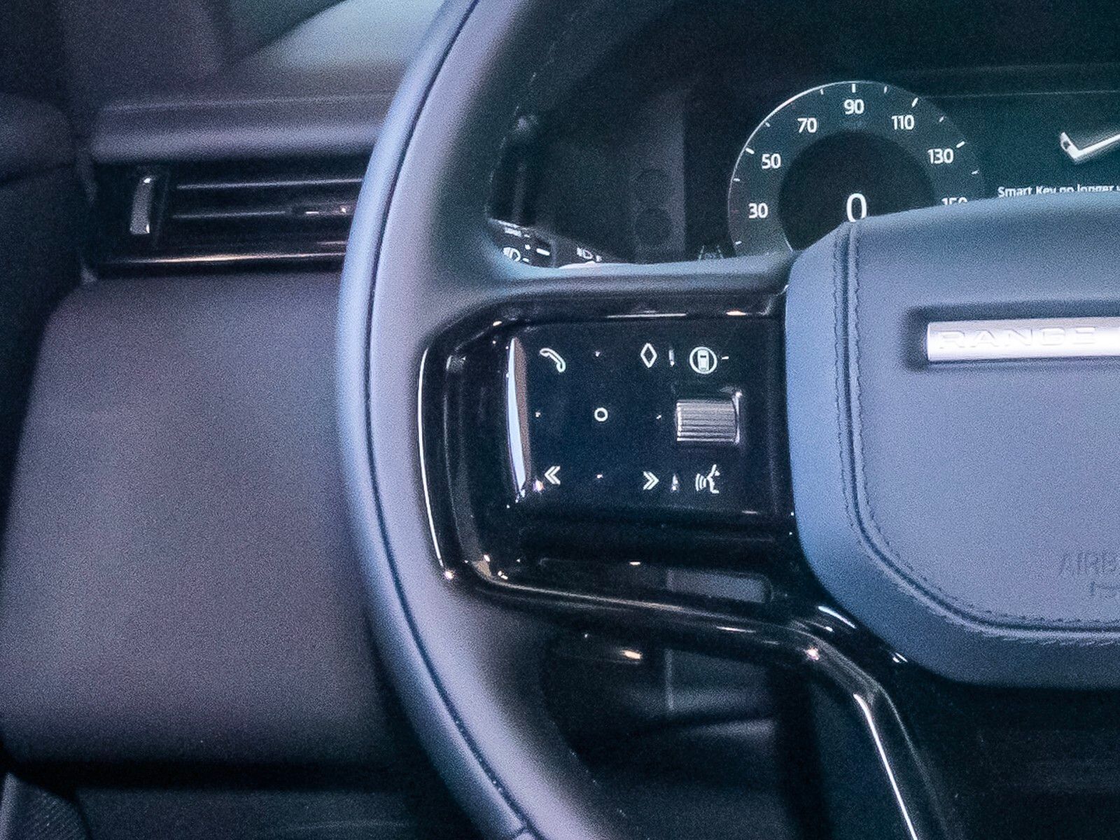 2026 Land Rover Range Rover Velar SE photo 15