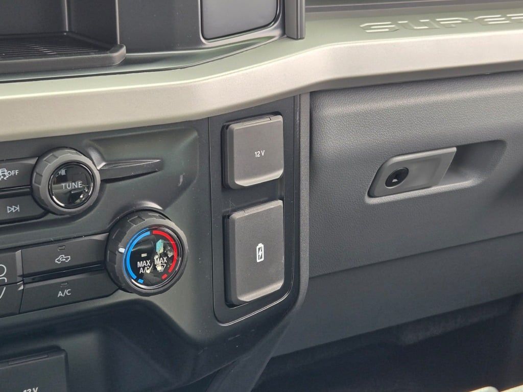 2026 Ford F-250 photo 24