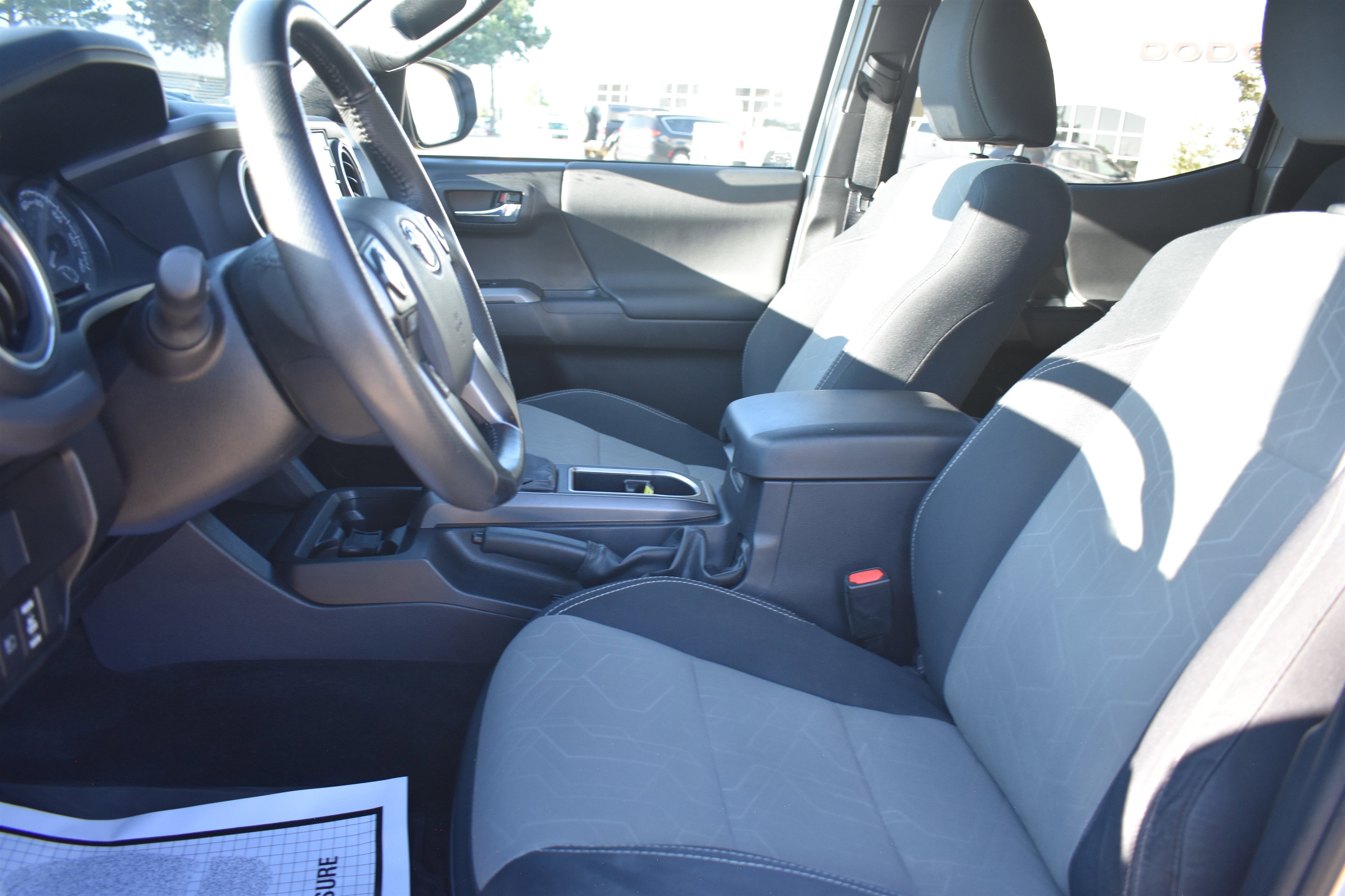 2023 Toyota Tacoma 4x4 SR5 photo 3