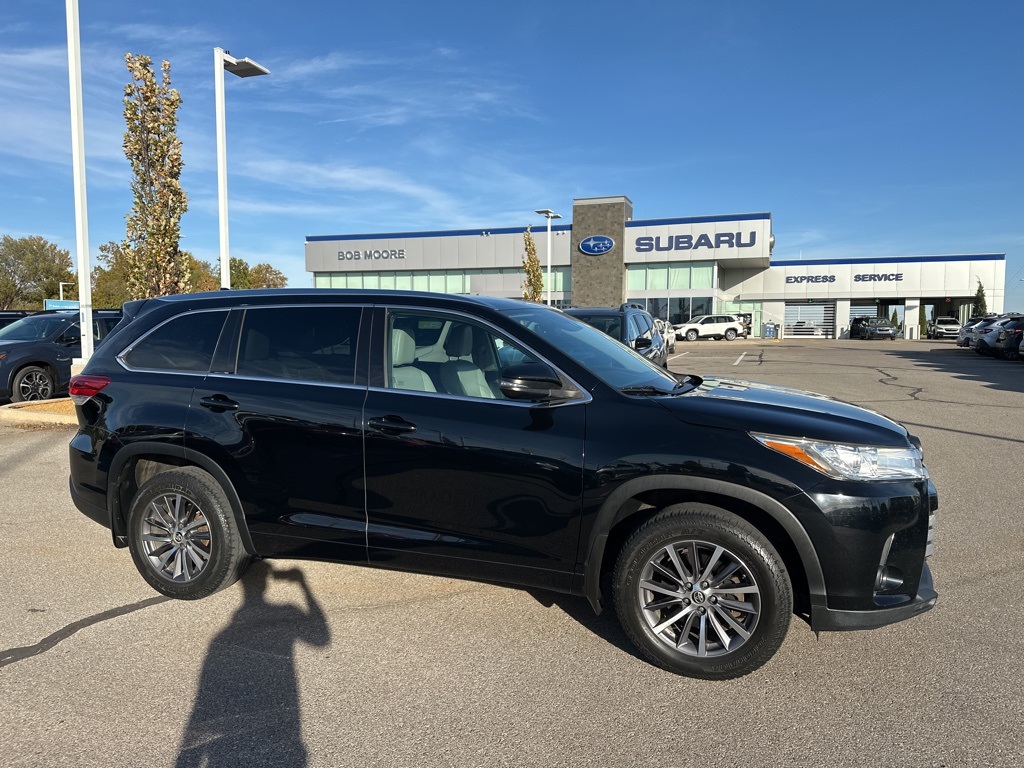 2017 Toyota Highlander XLE's photo