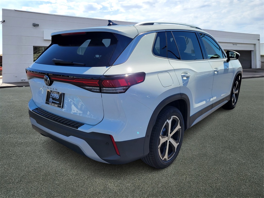 2025 Volkswagen Tiguan SE photo 3