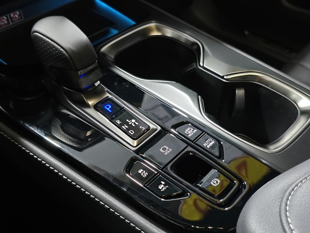 2025 Lexus NX 450h+ F SPORT photo 22