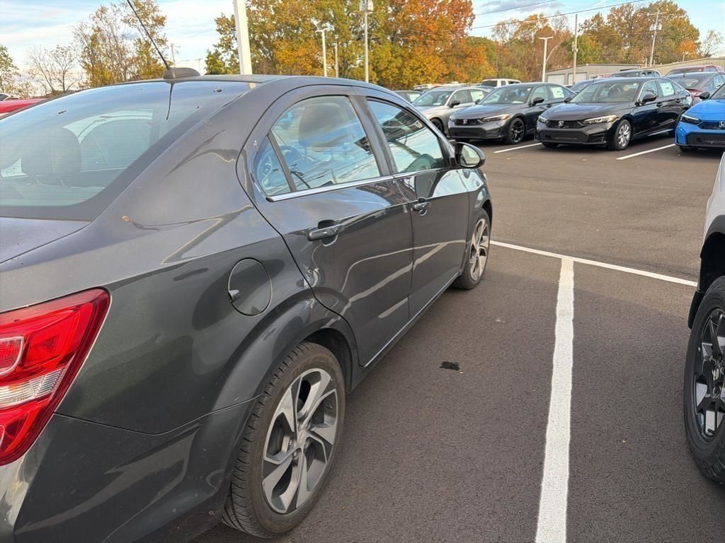 2017 Chevrolet Sonic Premier photo 3