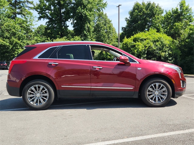 2017 Cadillac XT5 Luxury photo 2