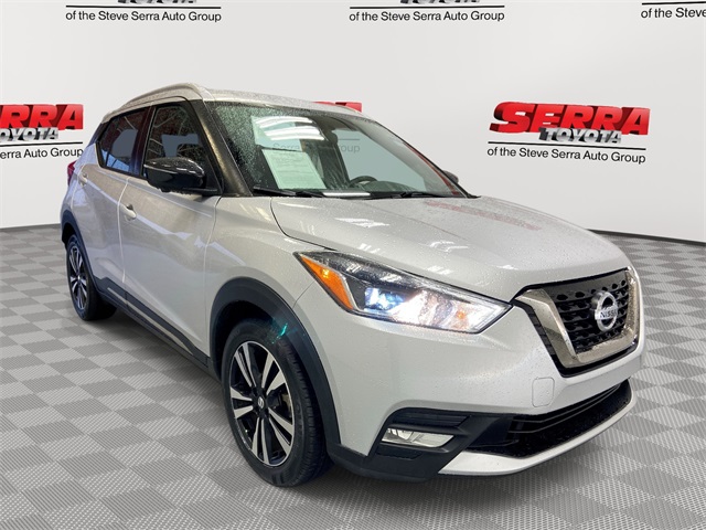 2019 Nissan Kicks SR's photo