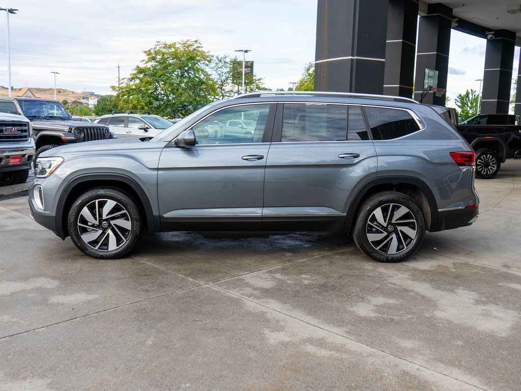 2024 Volkswagen Atlas SEL photo 3