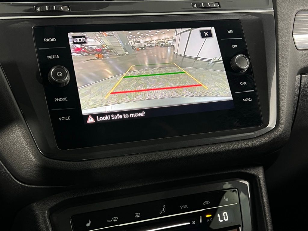 2022 Volkswagen Tiguan SEL Premium R-Line photo 19