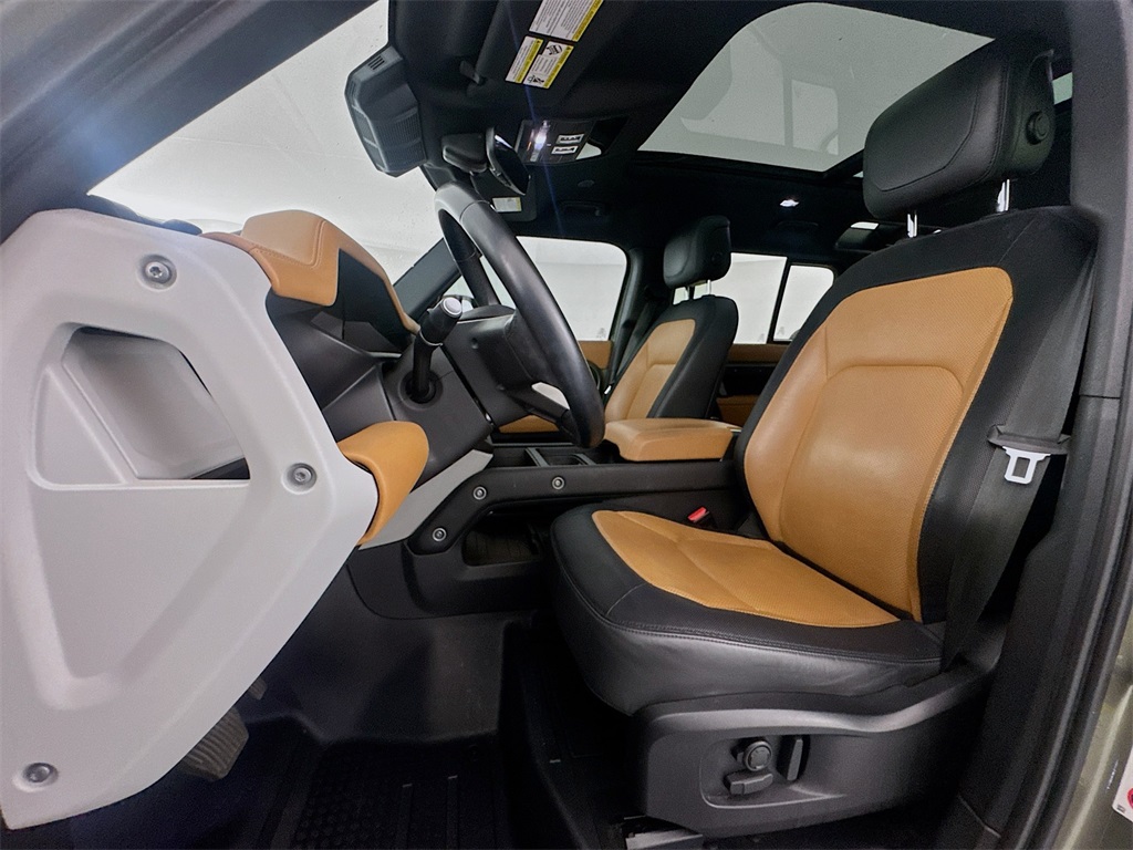 2023 Land Rover Defender 110 X-Dynamic SE photo 19