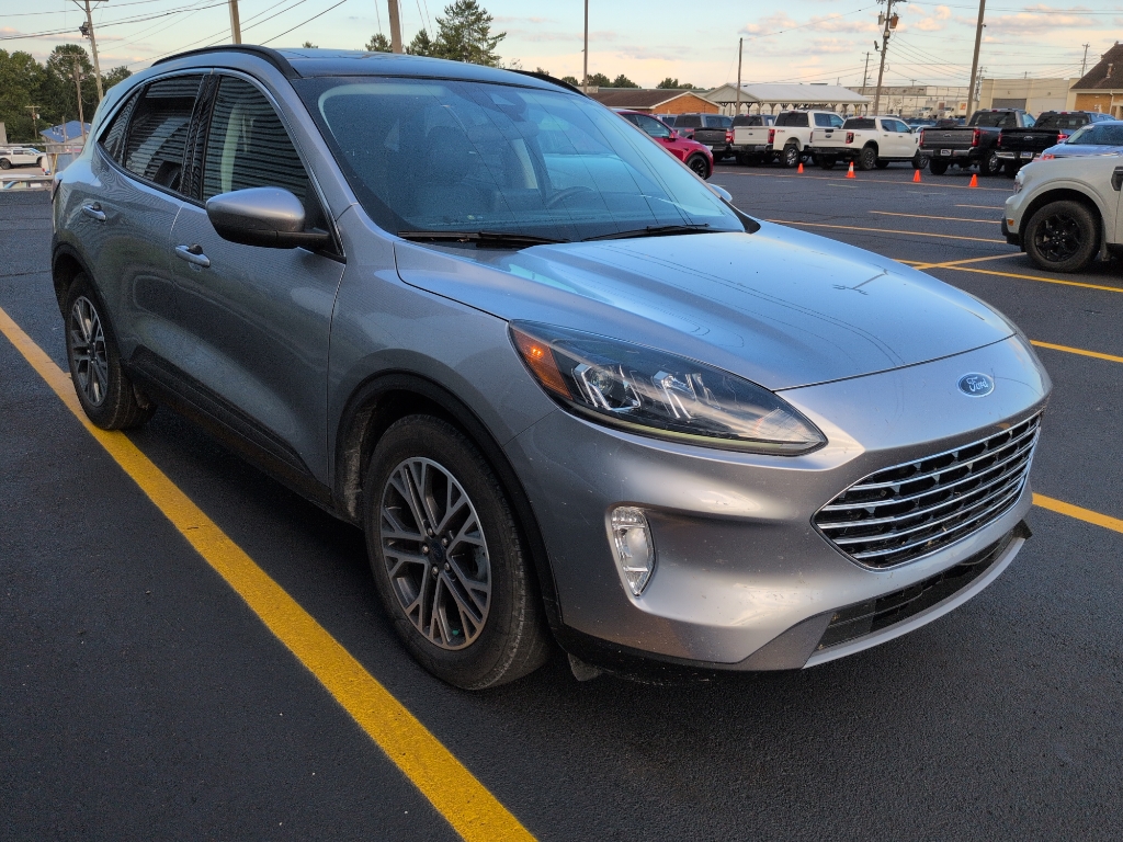 2022 Ford Escape SEL photo 2