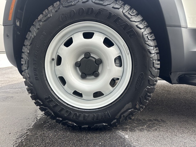2024 Land Rover Defender 110 S photo 39