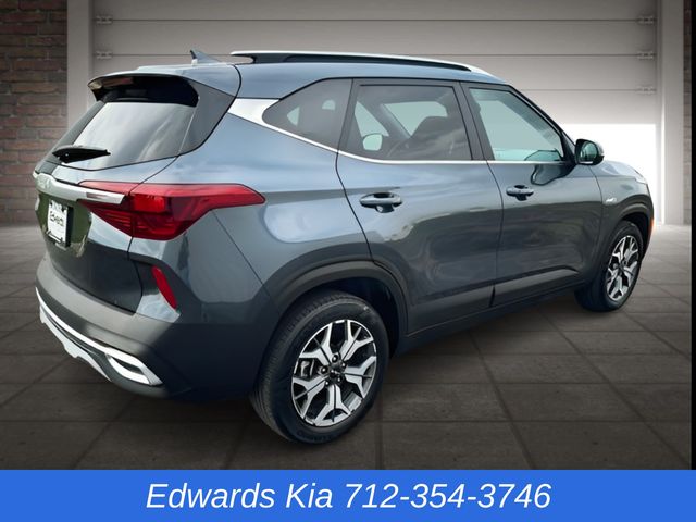 2022 Kia Seltos EX photo 2