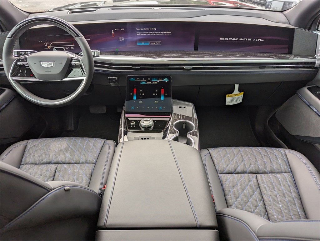 2026 Cadillac Escalade Luxury photo 13
