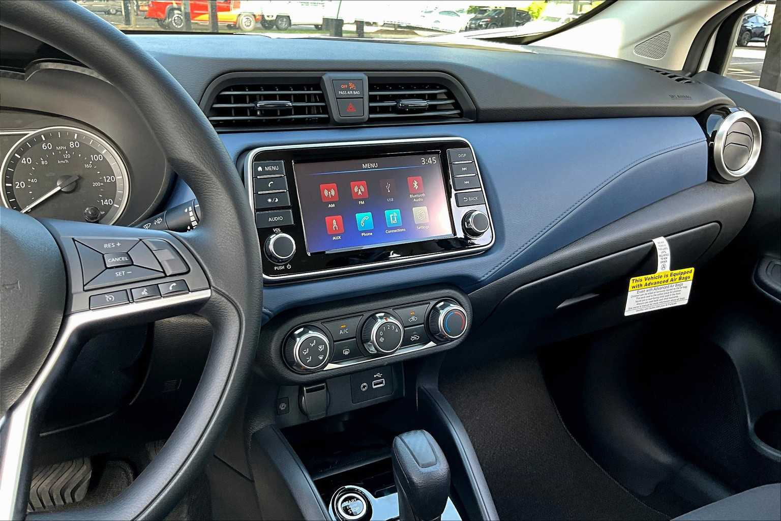 2025 Nissan Versa SV photo 6