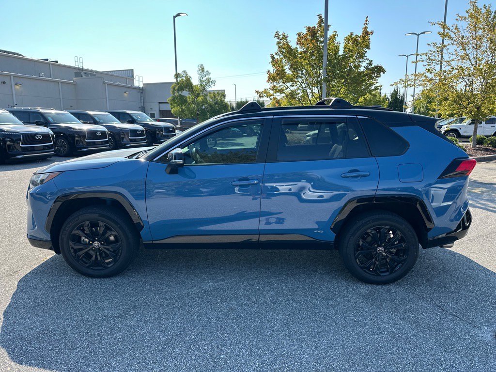 2022 Toyota RAV4 Hybrid XSE photo 3