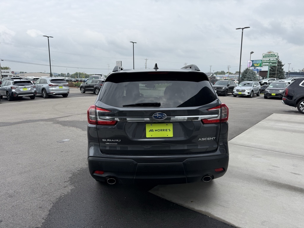 2024 Subaru Ascent Premium photo 3