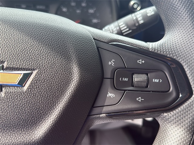 2025 Chevrolet Trax LS photo 24