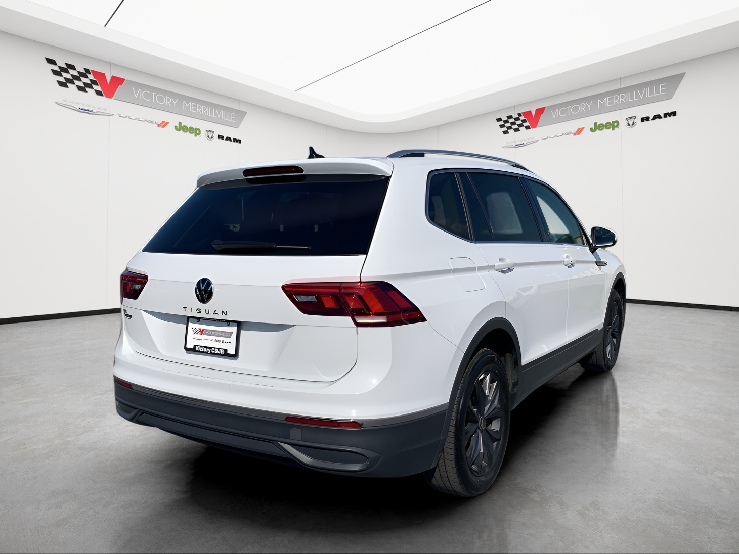 2024 Volkswagen Tiguan SE Wolfsburg Edition photo 6