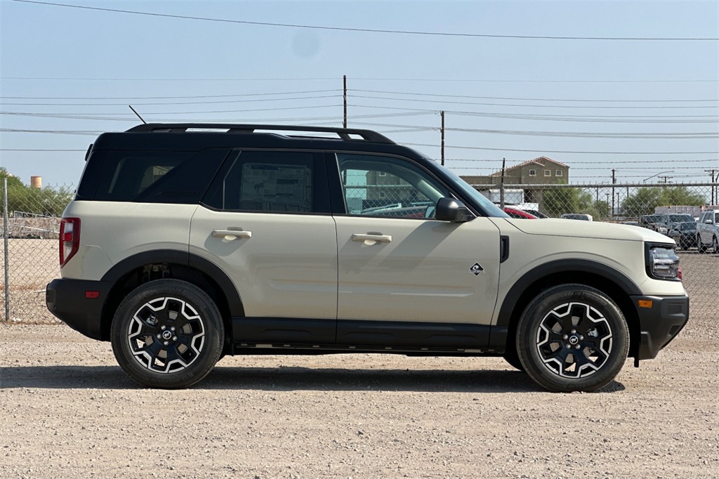 2025 Ford Bronco Sport Outer Banks photo 3