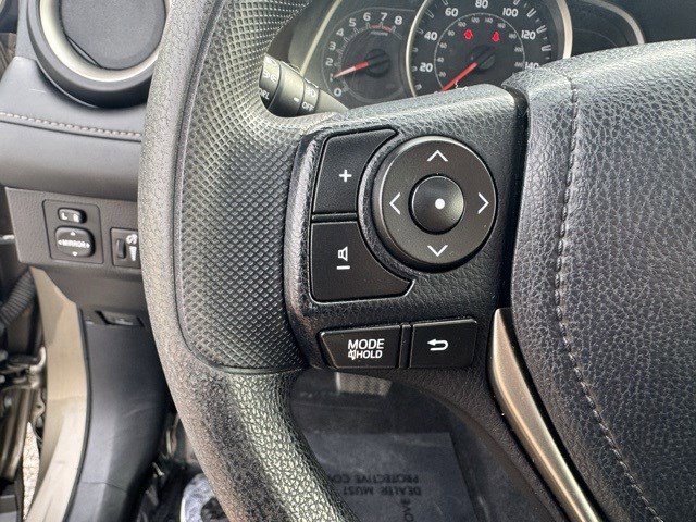 2015 Toyota RAV4 XLE photo 14