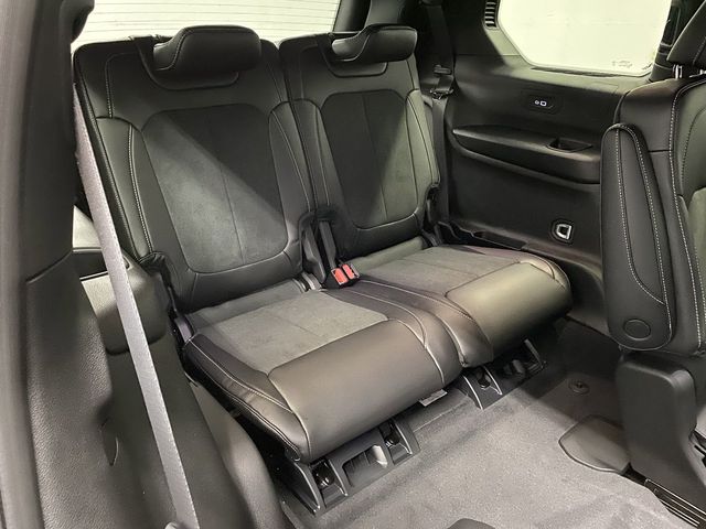 2025 Jeep Grand Cherokee Altitude photo 33