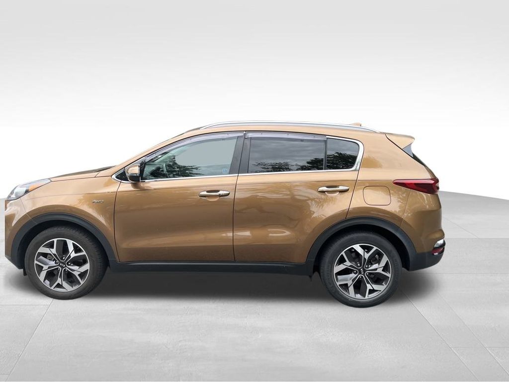 2021 Kia Sportage EX photo 3