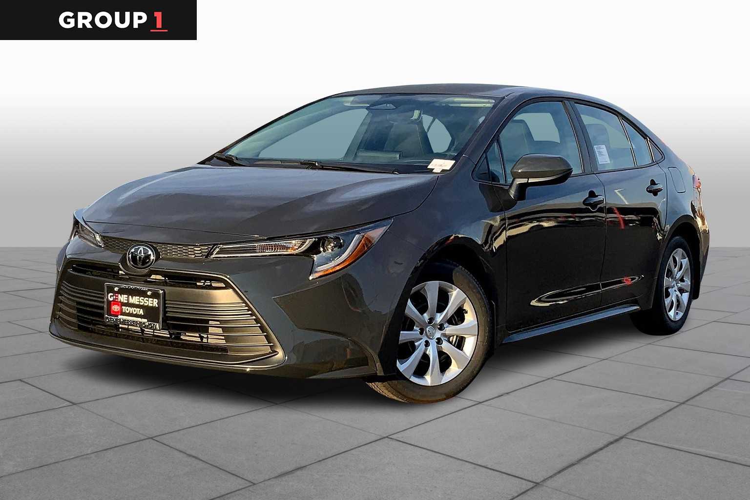 2025 Toyota Corolla SE photo 2