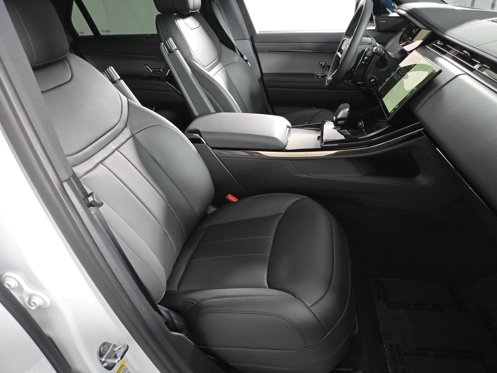 2025 Land Rover Range Rover Sport SE photo 2