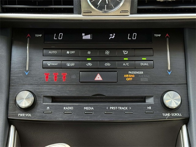 2017 Lexus IS 300 photo 20