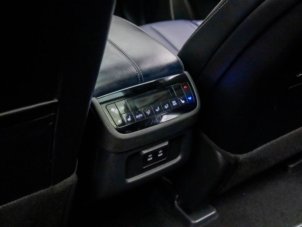 2026 Infiniti QX60 Luxe photo 19
