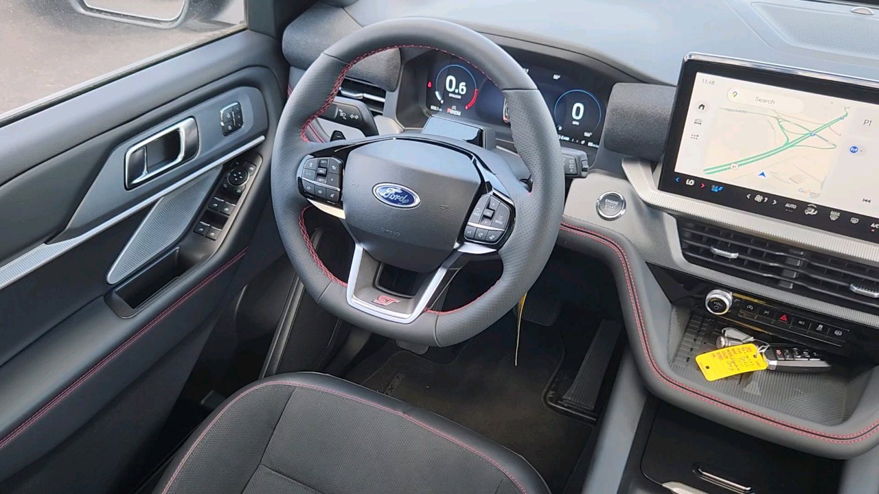 2025 Ford Explorer ST photo 3