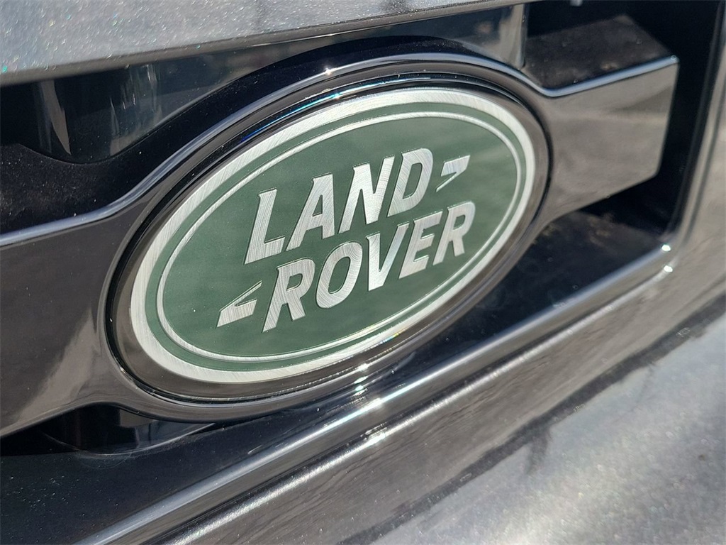 2025 Land Rover Defender 130 V8 photo 9