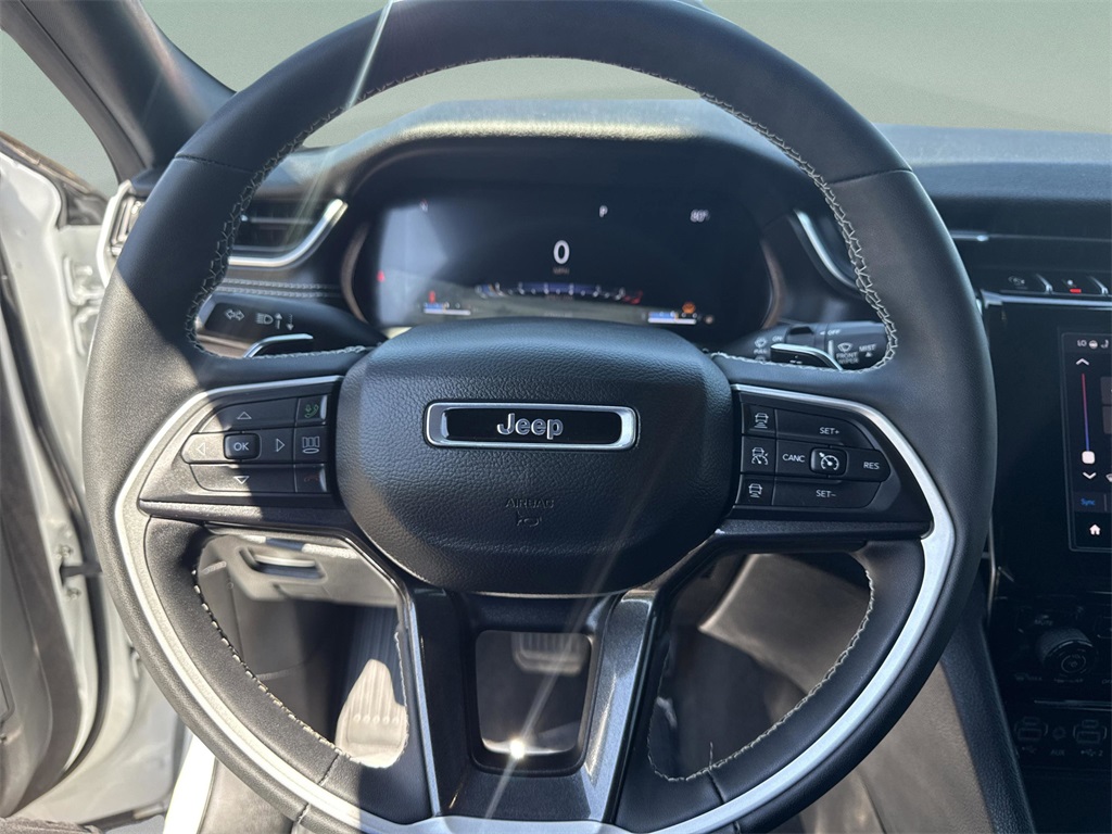 2023 Jeep Grand Cherokee Altitude photo 11