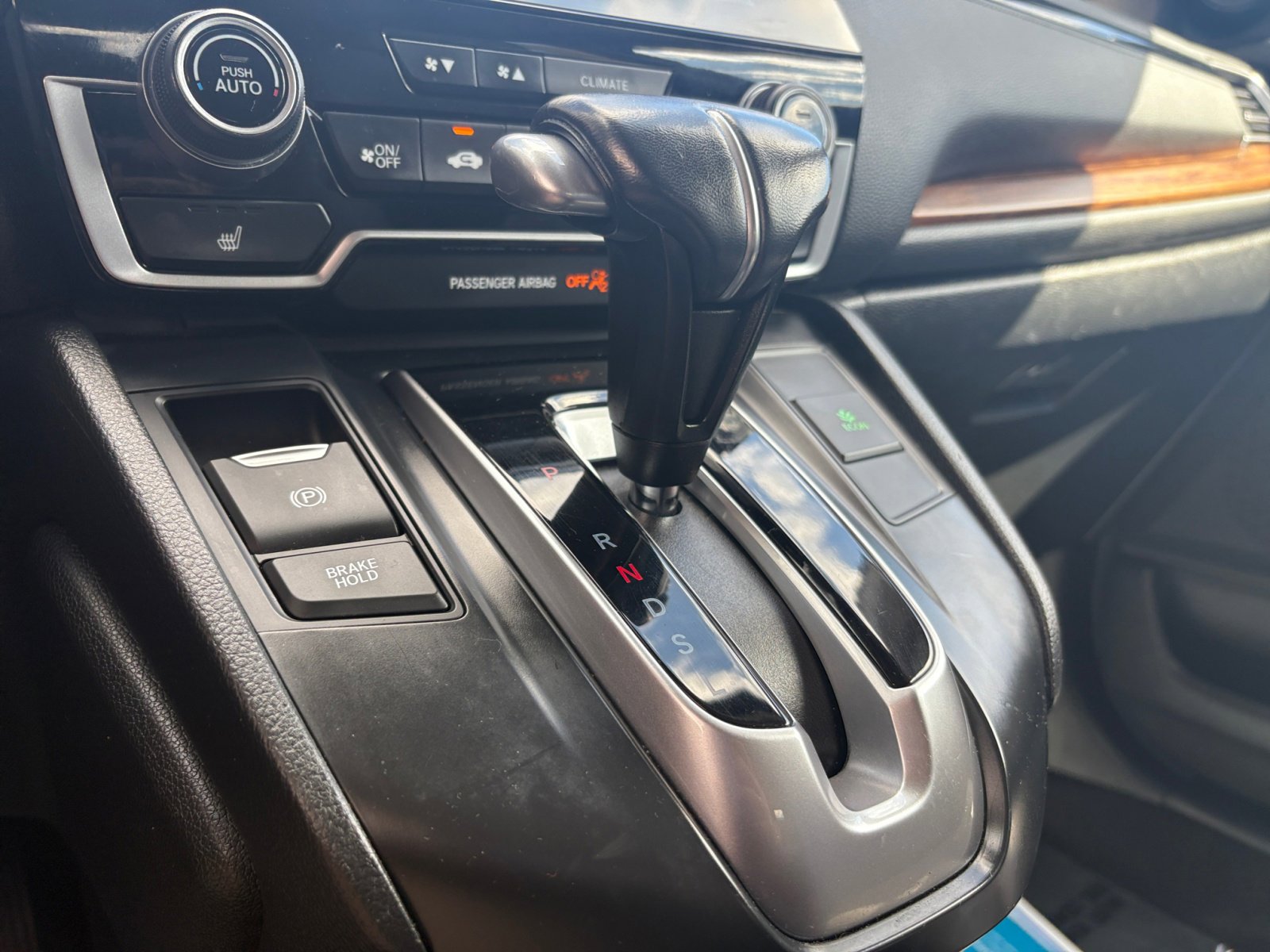 2017 Honda CR-V Touring photo 23