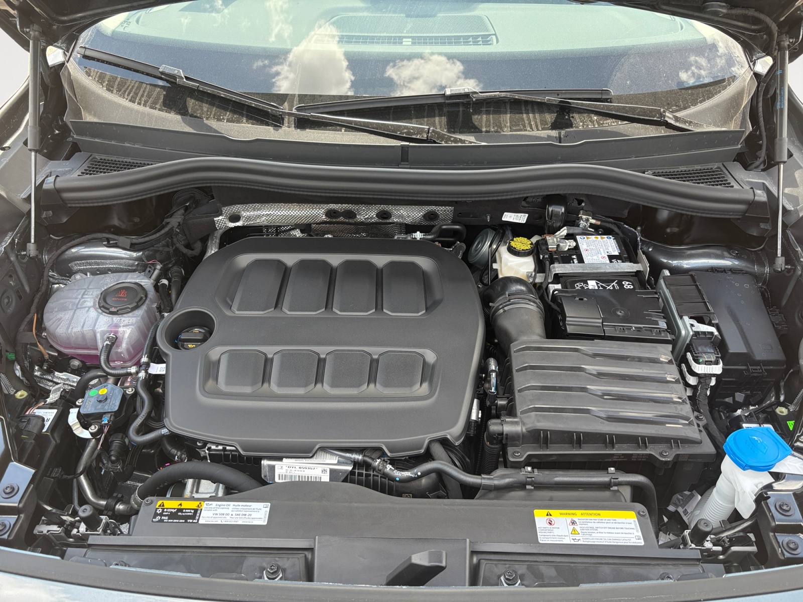 2025 Volkswagen Tiguan SE photo 10