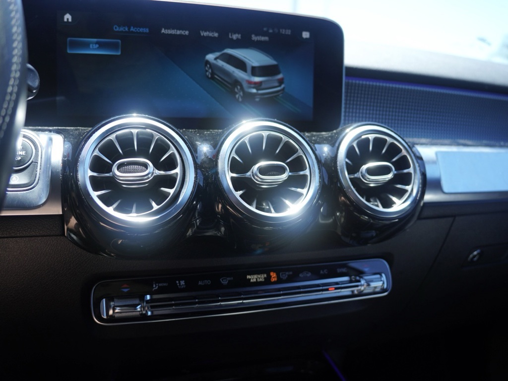 2020 Mercedes Benz GLB 250 photo 17
